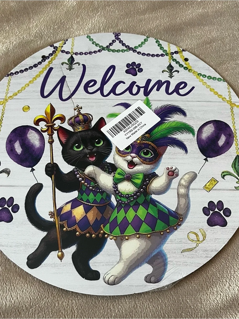 Mardi Gras-themed decorative round door hanger, 10
